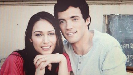 Pretty little liars actresses dating
